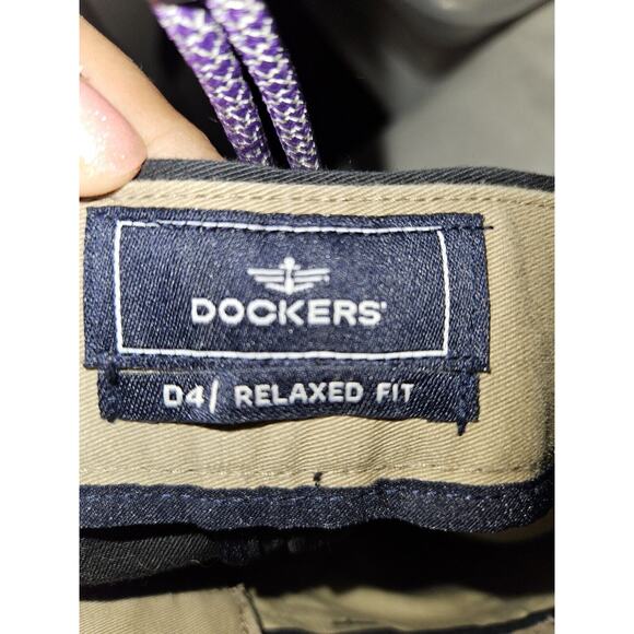 NWT! Dockers Pants Mens 31X32 Black Flat Front D4 Relaxed Fit True Chino - Picture 8 of 9